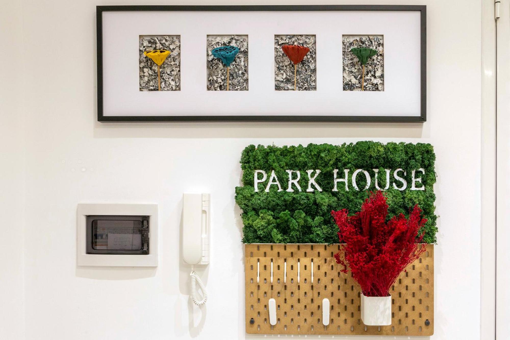 Apartament Parkhouse *